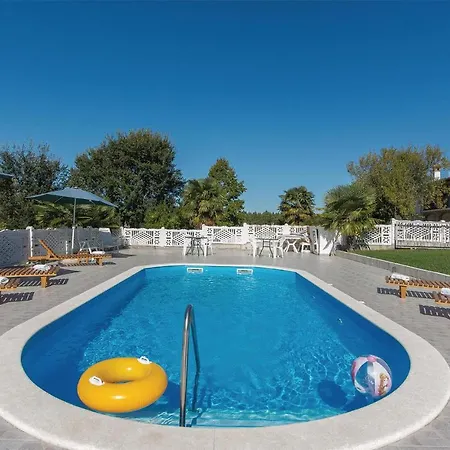 2 Bedroom In * Vrsar
