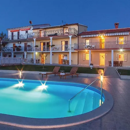 2 Bedroom In Lejlighed